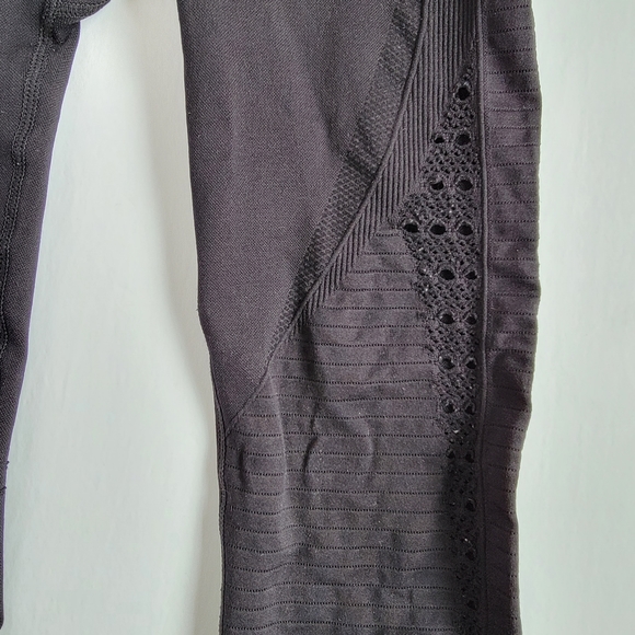 Gymshark Energy Black Leggins - Picture 2 of 5